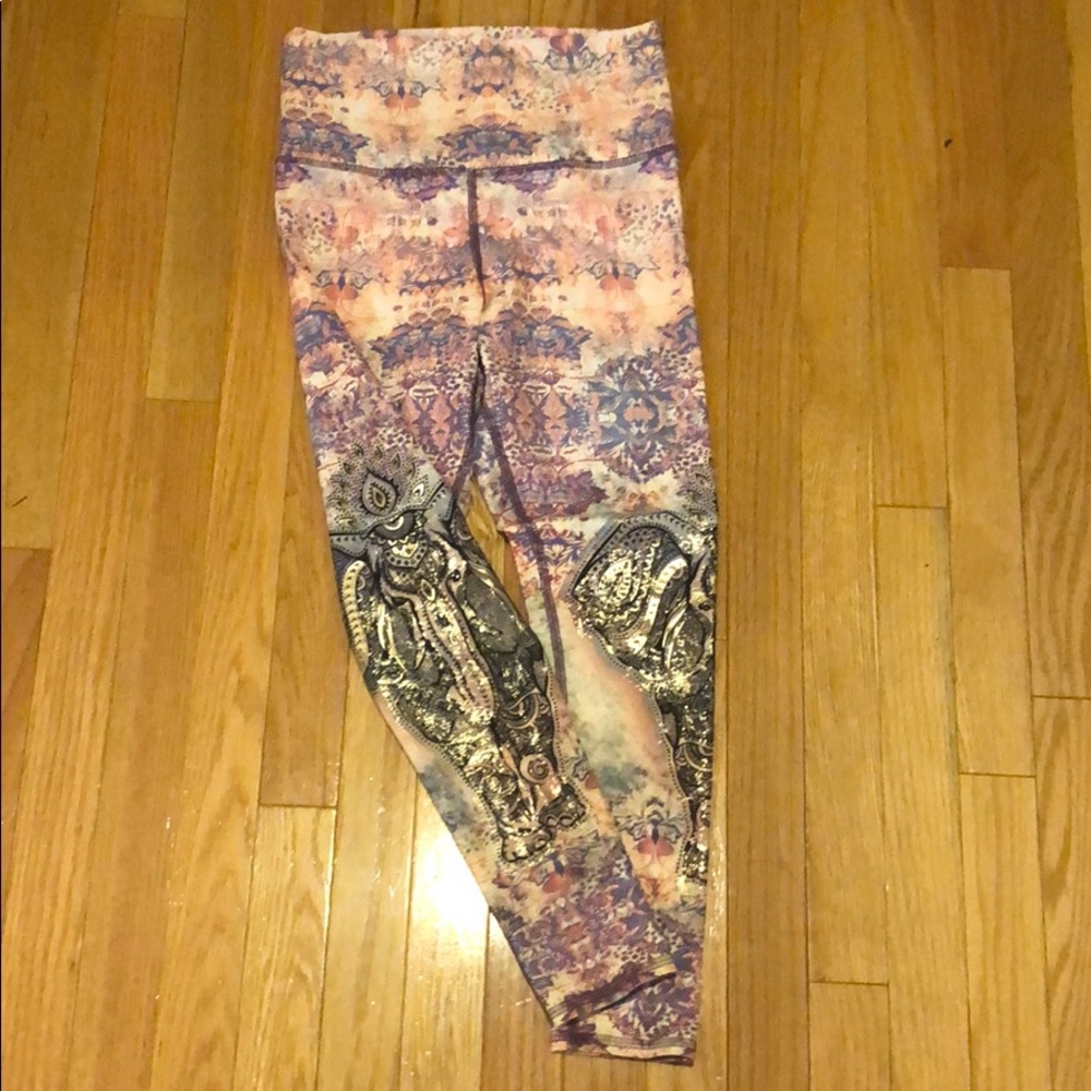 Elephant Print Crop Leggings Small